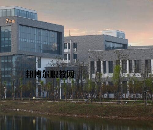 鄭州信息技術(shù)學(xué)校怎么樣、好不好