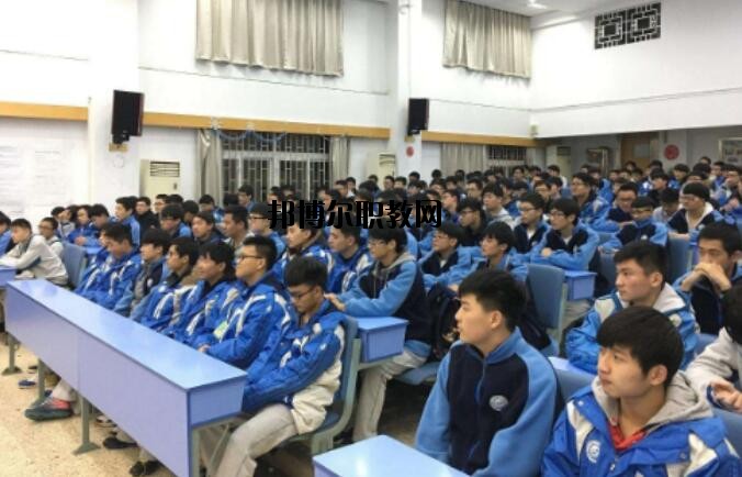貴州銅仁玉昆中等專(zhuān)業(yè)學(xué)校2020年報(bào)名條件、招生要求、招生對(duì)象