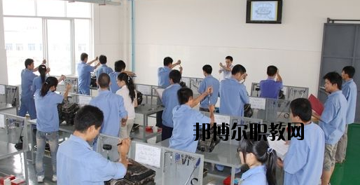 河池交通技工學(xué)校2020年報(bào)名條件、招生要求、招生對象 