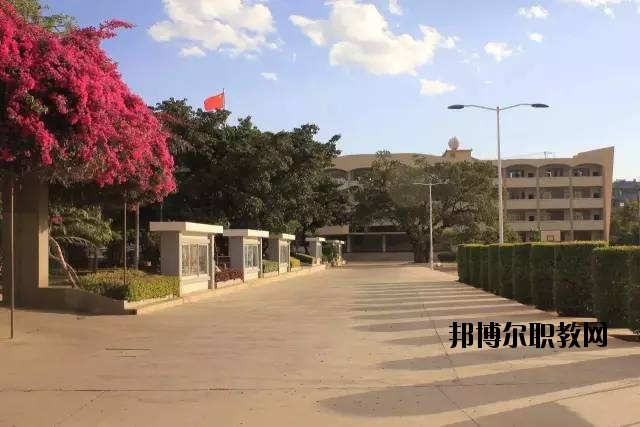 元謀縣職業(yè)高級中學2020年報名條件、招生要求、招生對象