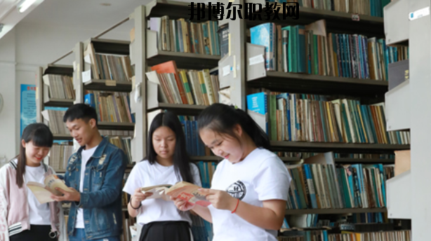 廣西二輕工業(yè)管理學(xué)校2020年報(bào)名條件、招生要求、招生對象 