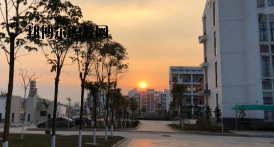 廣西二輕高級(jí)技工學(xué)校怎么樣、好不好