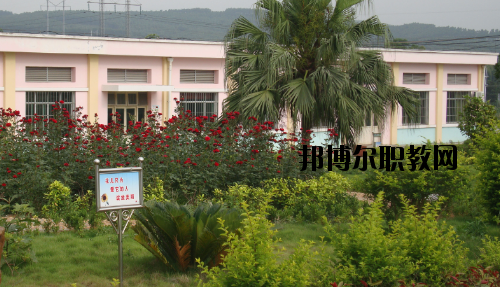 合山職業(yè)技術(shù)學校地址在哪里
