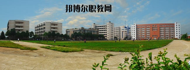 華寧縣職業(yè)高級(jí)中學(xué)怎么樣、好不好