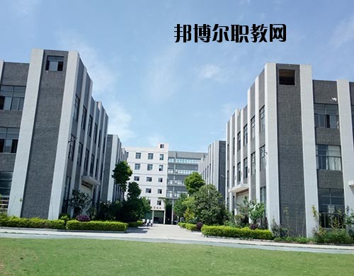 贛州服裝職業(yè)技術學校怎么樣、好不好