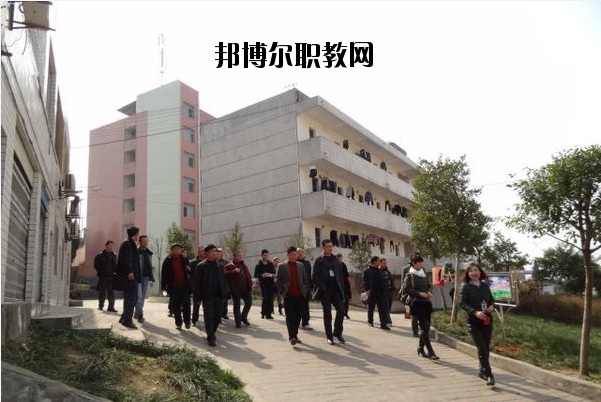 古藺縣大村職業(yè)中學(xué)校2020年報(bào)名條件、招生要求、招生對(duì)象
