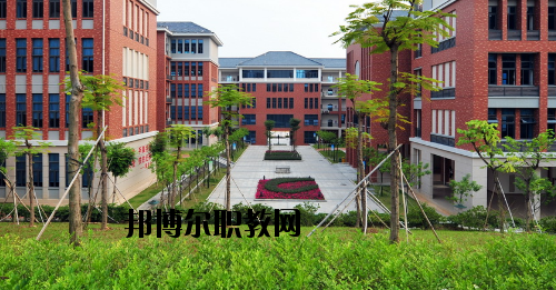 東莞輕工業(yè)學(xué)校怎么樣、好不好