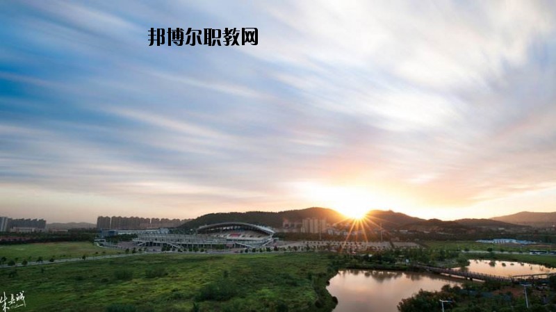 武穴財(cái)貿(mào)中等專業(yè)學(xué)校怎么樣、好不好