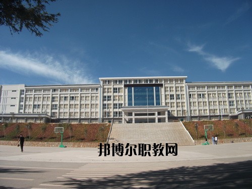 文山職業(yè)高級中學2020年學費、收費多少