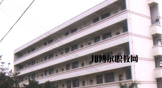 南寧電子工程學(xué)校2020年報名條件、招生要求、招生對象 