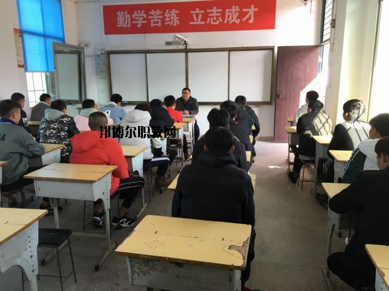 銅鼓縣職業(yè)中專學(xué)校2020年報名條件、招生要求、招生對象