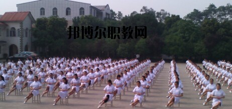 四川紅十字衛(wèi)生學(xué)校2020年報(bào)名條件、招生要求、招生對(duì)象