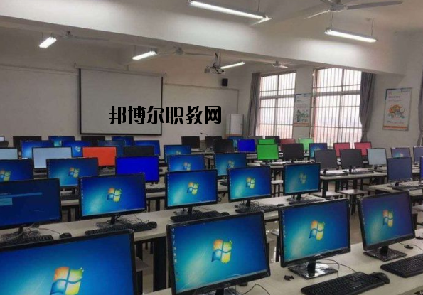 安義職業(yè)技術(shù)學(xué)校2020年報(bào)名條件、招生要求、招生對(duì)象