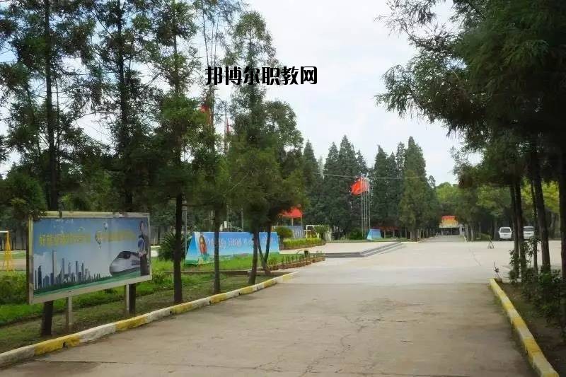 富寧縣民族職業(yè)高級中學(xué)2020年報名條件、招生要求、招生對象