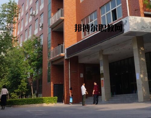 河南理工中等專業(yè)學(xué)校2021年報(bào)名條件、招生對(duì)象
