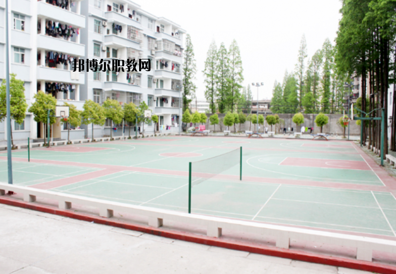 湖北潛江衛(wèi)生學(xué)校2020年報(bào)名條件、招生要求、招生對(duì)象