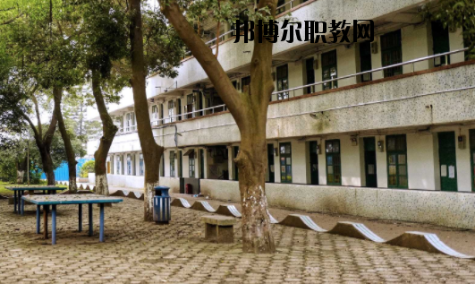 柳州汽車運(yùn)輸技工學(xué)校2020年報(bào)名條件、招生要求、招生對(duì)象