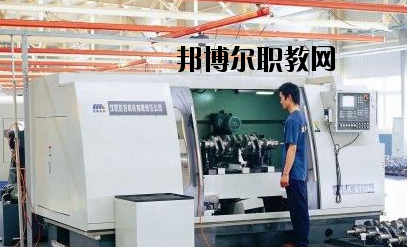 河南信陽(yáng)航空服務(wù)學(xué)校2021年報(bào)名條件、招生要求、招生對(duì)象