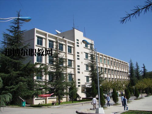 清鎮(zhèn)市衛(wèi)生職業(yè)技術(shù)學(xué)校2020年報名條件、招生要求、招生對象