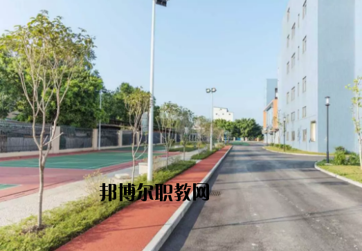 廣東華文航空藝術(shù)職業(yè)學(xué)校2020年報(bào)名條件、招生要求、招生對象