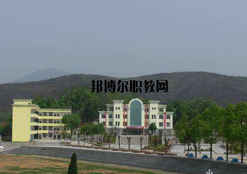 萍鄉(xiāng)武功山中等專業(yè)學(xué)校2020年報名條件、招生要求、招生對象