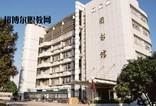 江門(mén)幼兒師范學(xué)校2020年報(bào)名條件、招生要求、招生對(duì)象