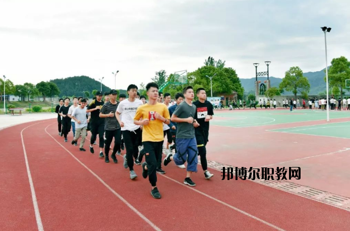 九江廬山西海藝術(shù)學(xué)校2020年報(bào)名條件、招生要求、招生對(duì)象