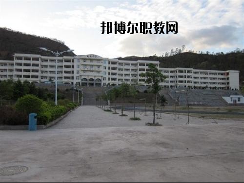 南澗縣職業(yè)高級中學2020年學費、收費多少