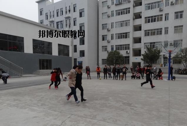 ?？德毥讨行膶W(xué)校怎么樣、好不好
