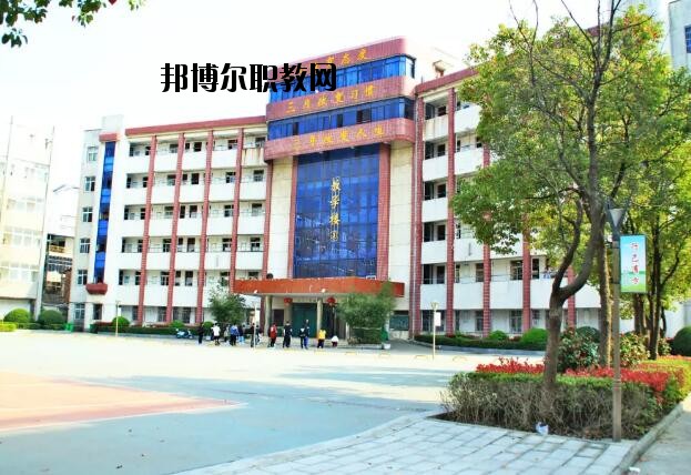 孝感工業(yè)學(xué)校2020年報(bào)名條件、招生要求、招生對象