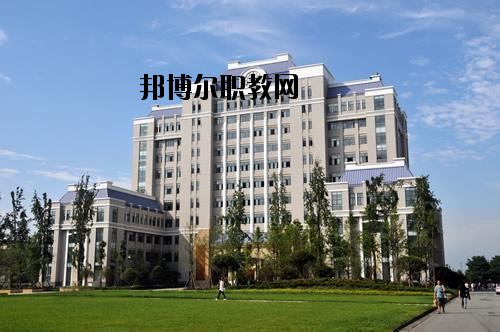 南充通信運輸職業(yè)學(xué)校2020年報名條件、招生要求、招生對象