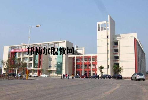 內(nèi)江宏昌職業(yè)技術(shù)學(xué)校2020年報(bào)名條件、招生要求、招生對(duì)象