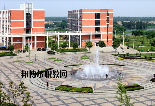 蕪湖信息科技學(xué)校2020年報名條件、招生要求、招生對象