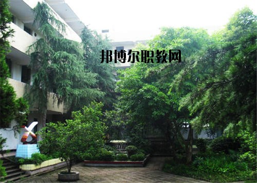 內(nèi)江求是職業(yè)技術(shù)學(xué)校2020年報名條件、招生要求、招生對象