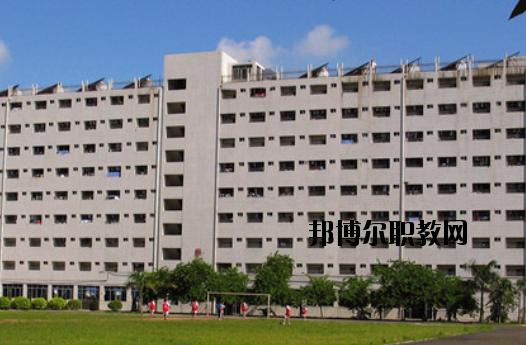 廣東輕工業(yè)技師學(xué)院2020年報名條件、招生要求、招生對象