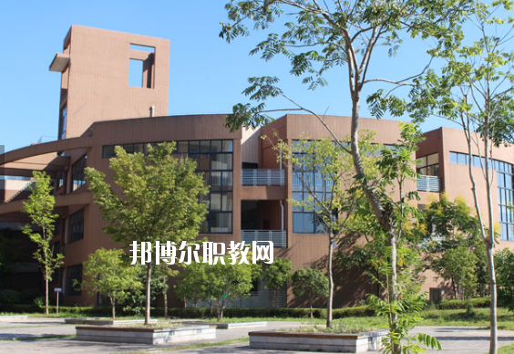 黃山東華技工學(xué)校2020年報(bào)名條件、招生要求、招生對(duì)象
