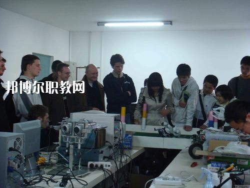 瀘州化工廠技工學校2020年報名條件、招生要求、招生對象