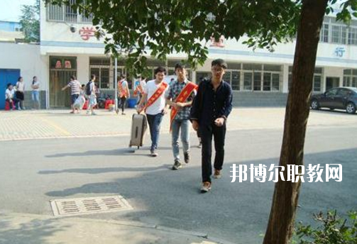 合肥商貿(mào)職業(yè)學(xué)校2020年報名條件、招生要求、招生對象