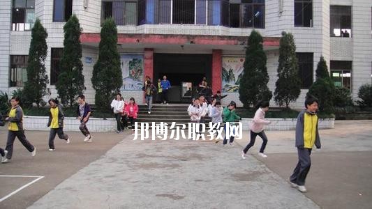 達縣亭子職業(yè)高級中學(xué)2020年報名條件、招生要求、招生對象
