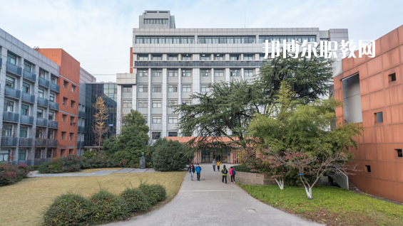 臨夏州民族學(xué)校2020年報(bào)名條件、招生要求、招生對(duì)象