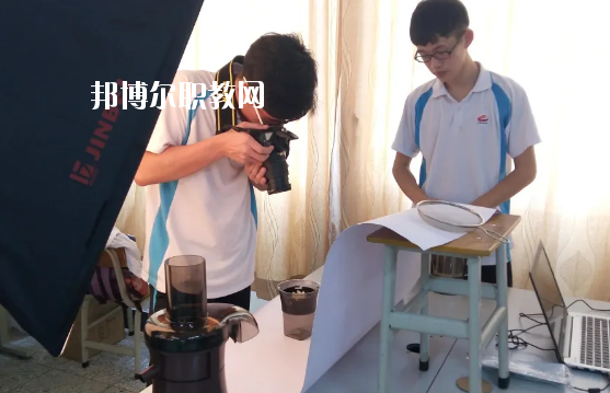 佛山順德區(qū)胡錦超職業(yè)技術(shù)學(xué)校2020年報(bào)名條件、招生要求、招生對(duì)象
