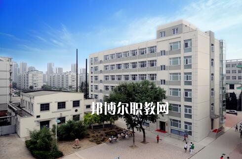 南陽經(jīng)濟貿(mào)易學(xué)校2021年報名條件、招生要求、招生對象