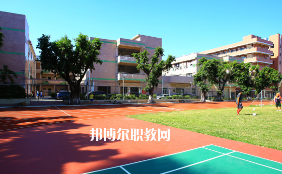 東莞經(jīng)濟(jì)貿(mào)易學(xué)校怎么樣、好不好