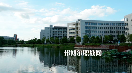 安徽銅陵技師學(xué)院2021年報(bào)名條件、招生要求、招生對(duì)象