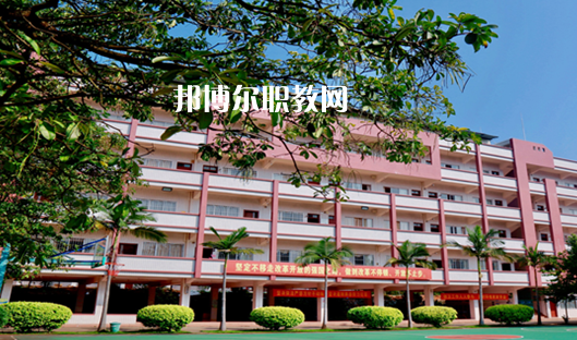 肇慶廣寧衛(wèi)生中等職業(yè)技術(shù)學(xué)校2021年報(bào)名條件、招生要求、招生對(duì)象