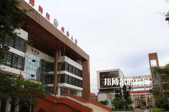 重慶開縣巨龍中等職業(yè)技術(shù)學校2021年報名條件、招生要求、招生對象