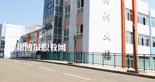 畢節(jié)同心農(nóng)工中等職業(yè)技術(shù)學(xué)校2021年報名條件、招生要求、招生對象