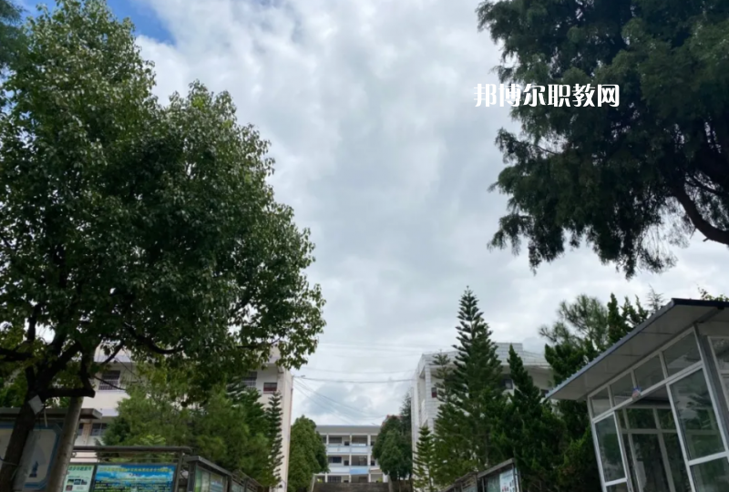 永平縣職業(yè)高級(jí)中學(xué)2021年報(bào)名條件、招生要求、招生對(duì)象