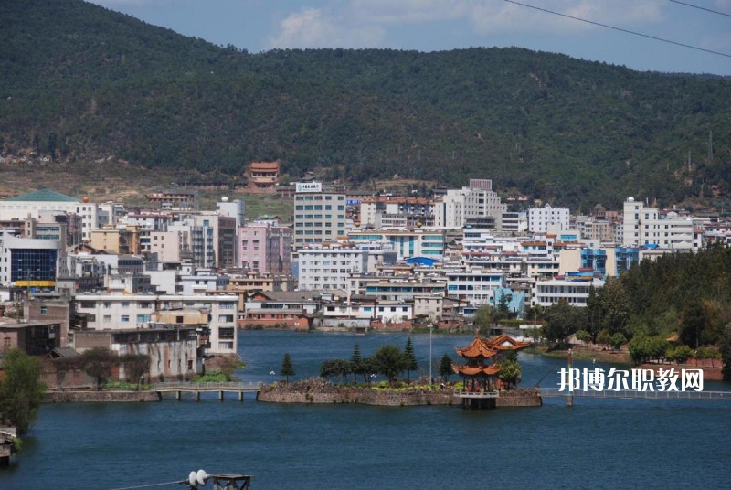 牟定縣職業(yè)高級中學(xué)2021年學(xué)費、收費多少