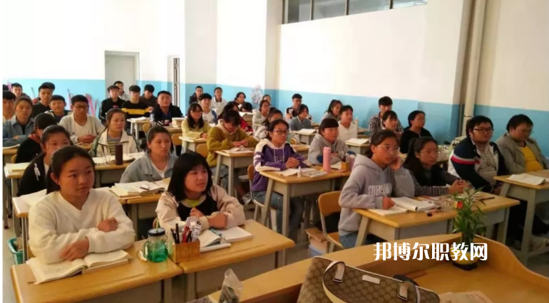 曲靖富源職業(yè)技術(shù)學(xué)校2021年報(bào)名條件、招生要求、招生對(duì)象